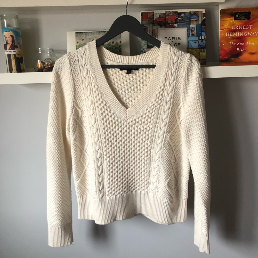 BANANA REPUBLIC Cable-Knit Cropped V-Neck Sweater